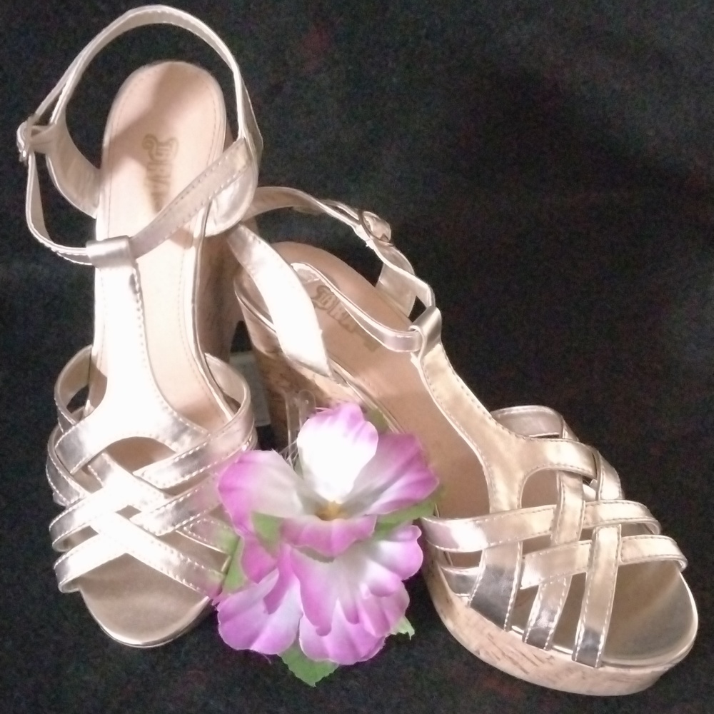 Brash platform gold sandals - Picture 4 of 10